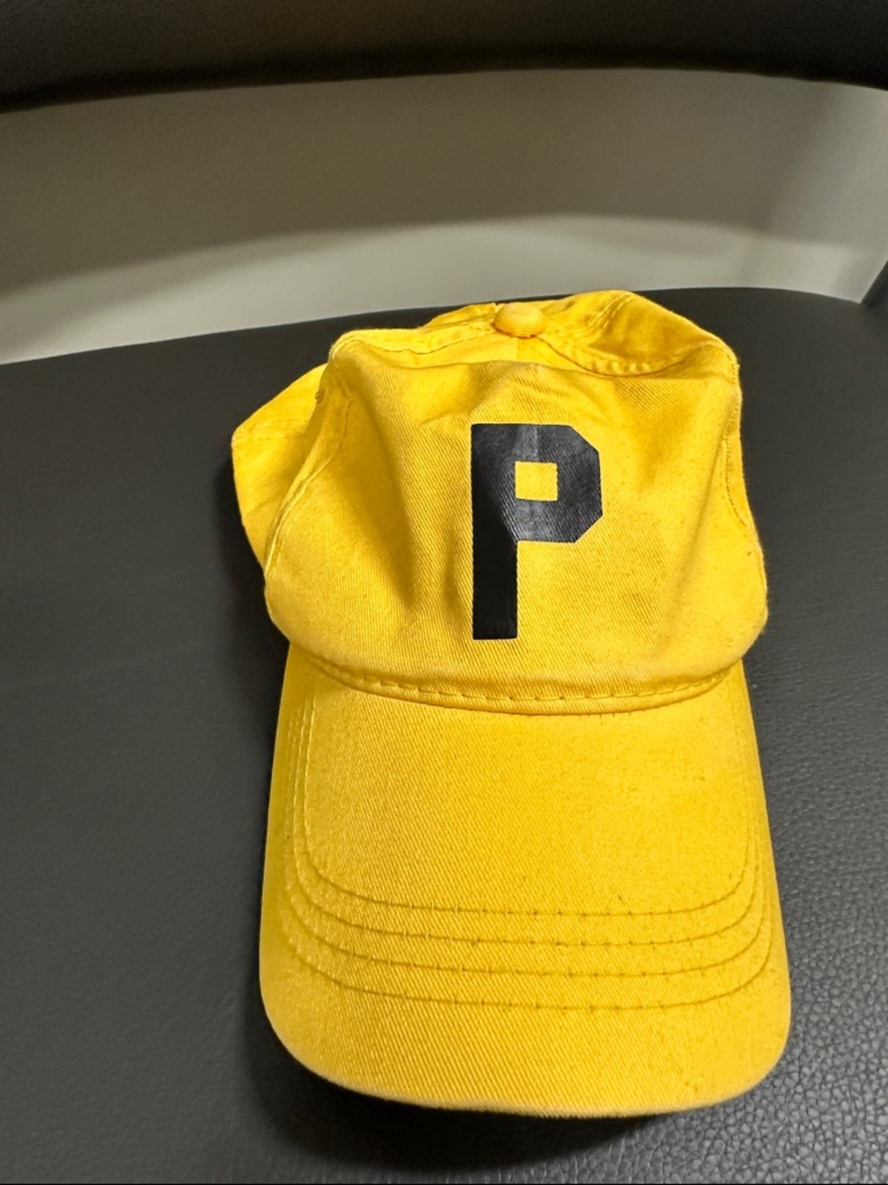 Pittsburgh pirates MLB Yellow Cap with Black 'P' Logo